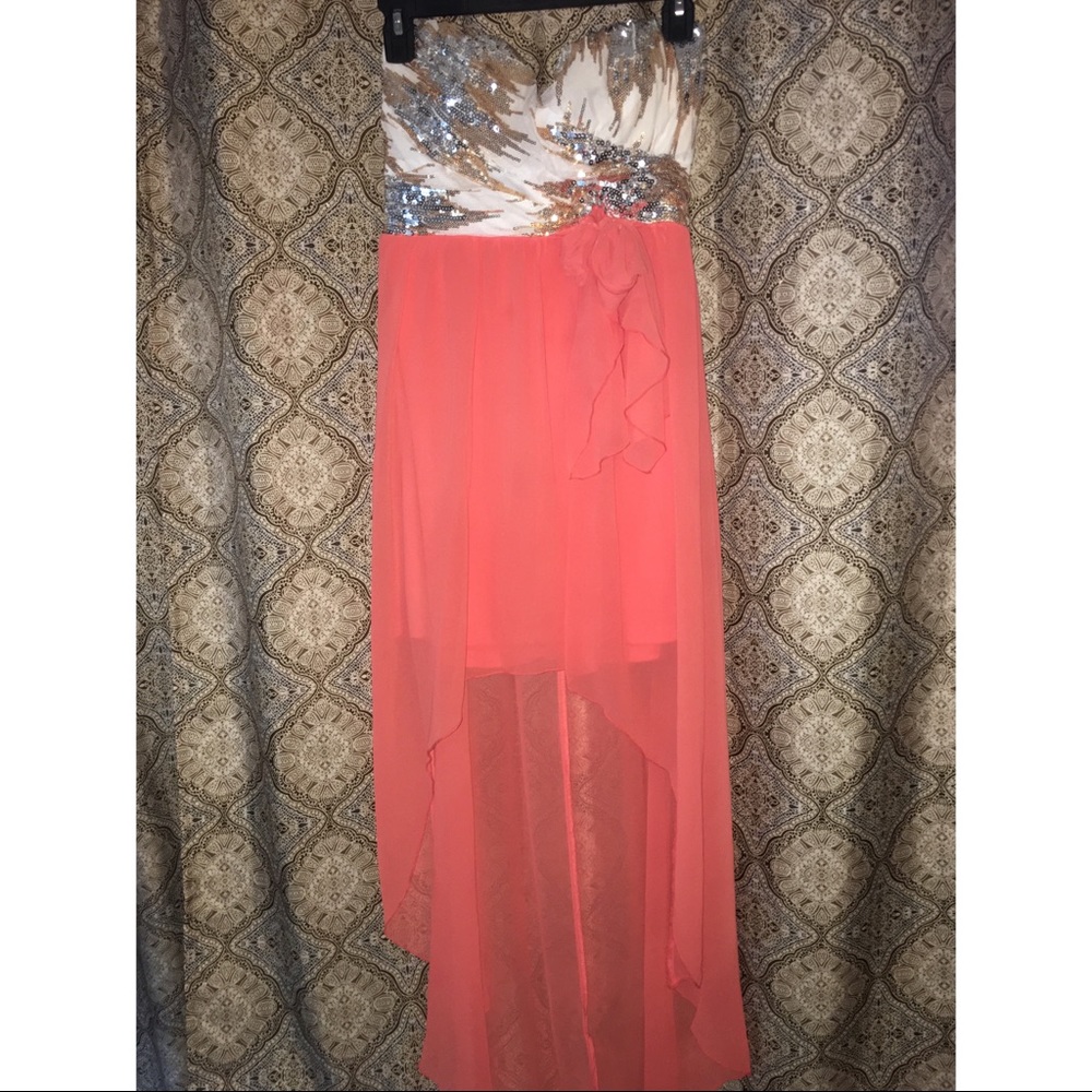 Like new beautiful Hi/Lo dress!